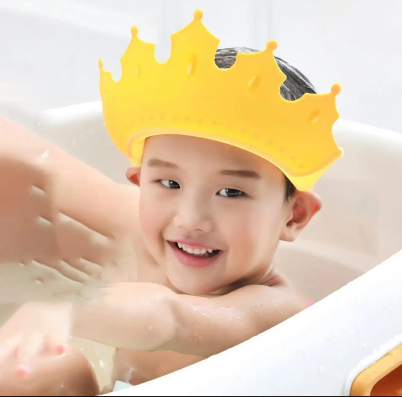 Gorro Visera Corona para Baño de Bebés – Protege a tu Bebé del Agua y el Jabón 👶🛁